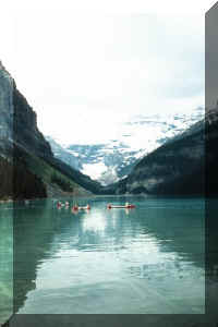Lake Louise canoes.jpg (31620 bytes)