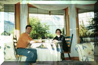 breakfast at inn.jpg (55032 bytes)