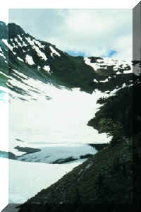 cirque pond.jpg (39685 bytes)